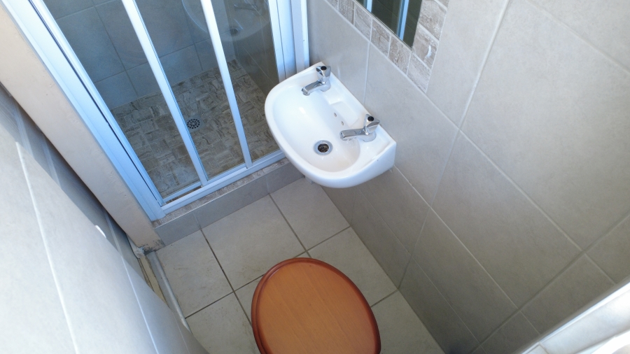 To Let 2 Bedroom Property for Rent in Zonnebloem Western Cape